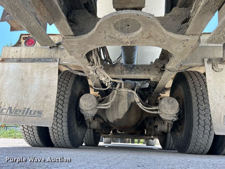 image for item DR4637 2003 Kenworth W900  ready mix truck