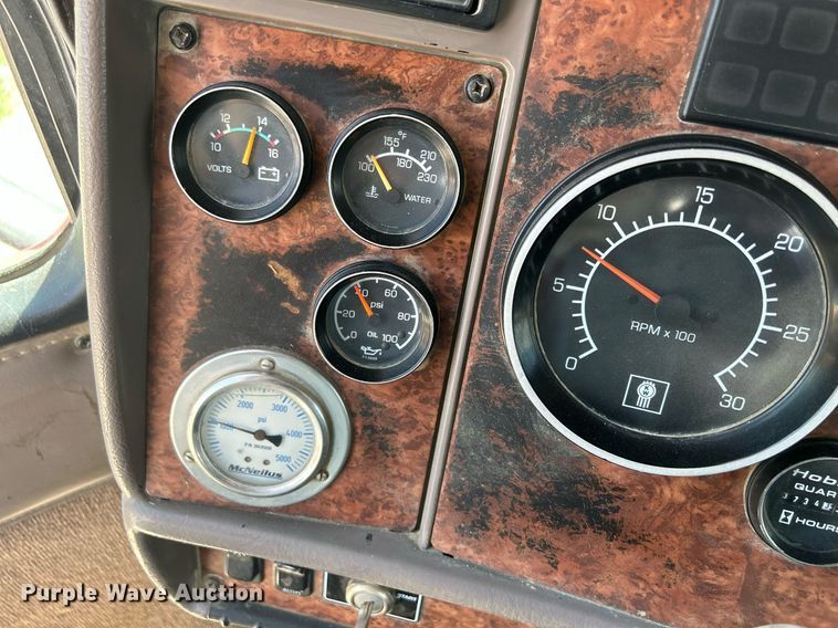 image for item DR4637 2003 Kenworth W900  ready mix truck