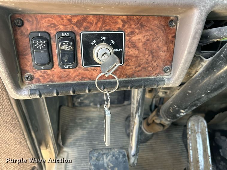 image for item DR4637 2003 Kenworth W900  ready mix truck