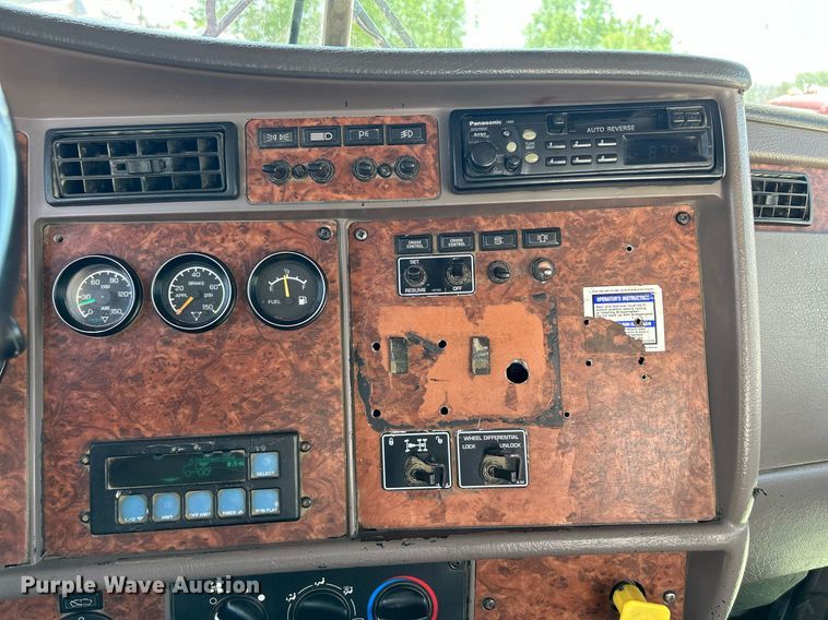 image for item DR4637 2003 Kenworth W900  ready mix truck