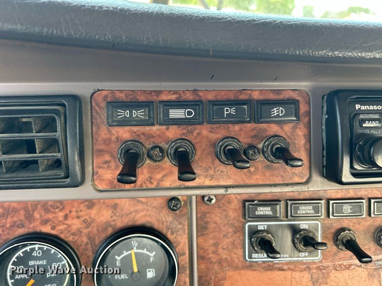 image for item DR4637 2003 Kenworth W900  ready mix truck