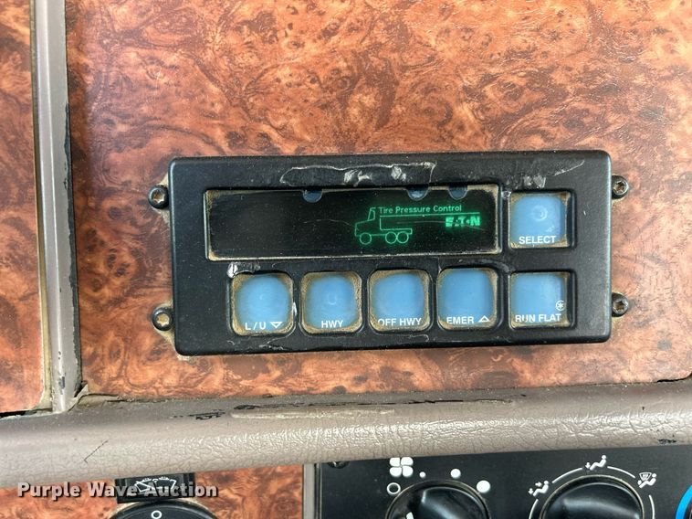 image for item DR4637 2003 Kenworth W900  ready mix truck