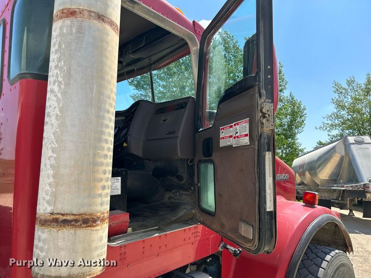 image for item DR4637 2003 Kenworth W900  ready mix truck