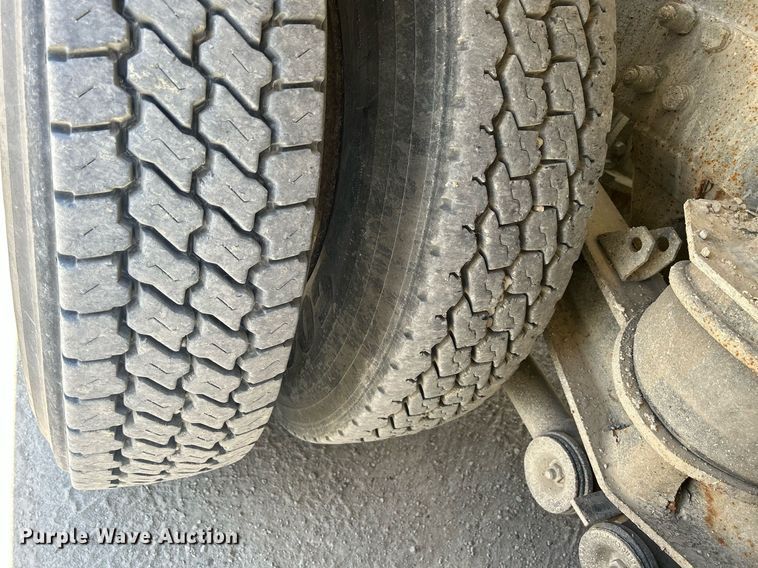 image for item DR4637 2003 Kenworth W900  ready mix truck