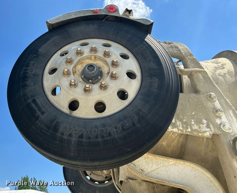 image for item DR4637 2003 Kenworth W900  ready mix truck