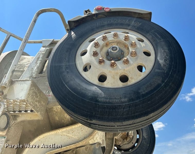 image for item DR4637 2003 Kenworth W900  ready mix truck