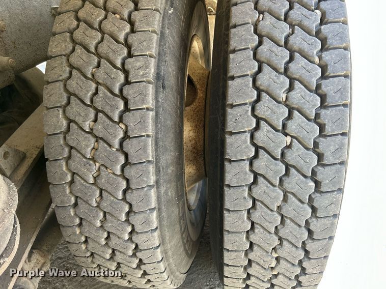 image for item DR4637 2003 Kenworth W900  ready mix truck