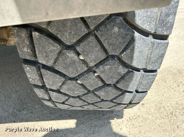 image for item DR4637 2003 Kenworth W900  ready mix truck