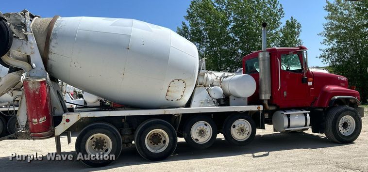 image for item DR4639 2006 International Paystar 5500i  ready mix truck