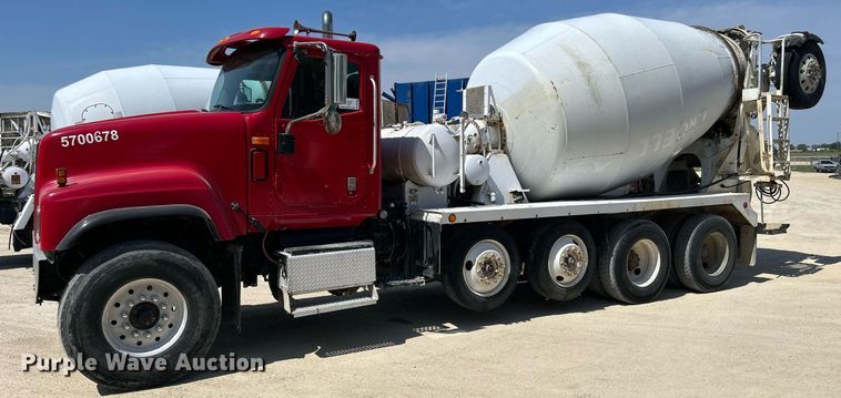 image for item DR4639 2006 International Paystar 5500i  ready mix truck