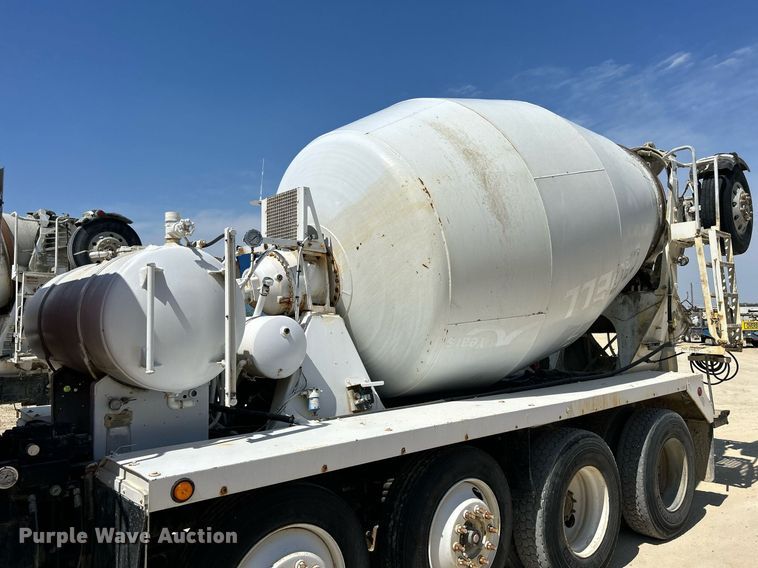 image for item DR4639 2006 International Paystar 5500i  ready mix truck