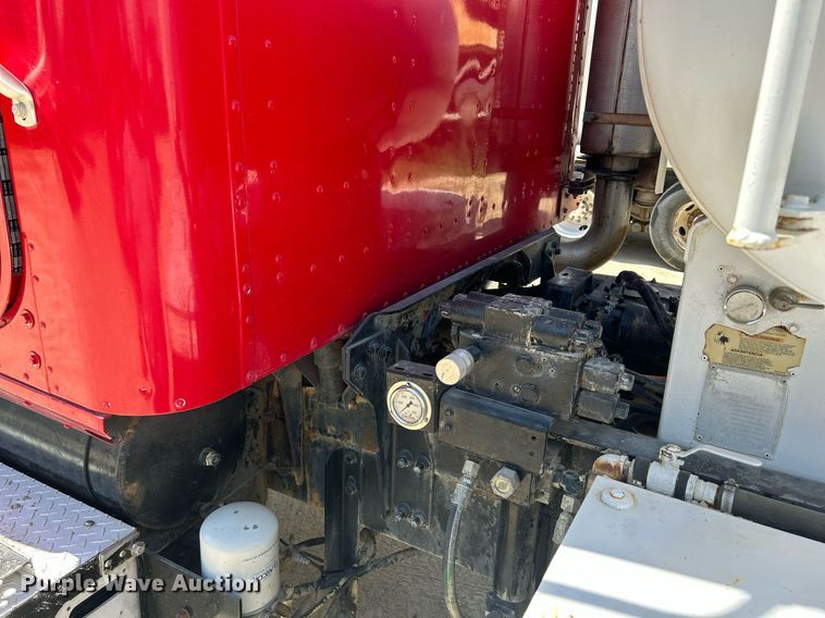 image for item DR4639 2006 International Paystar 5500i  ready mix truck