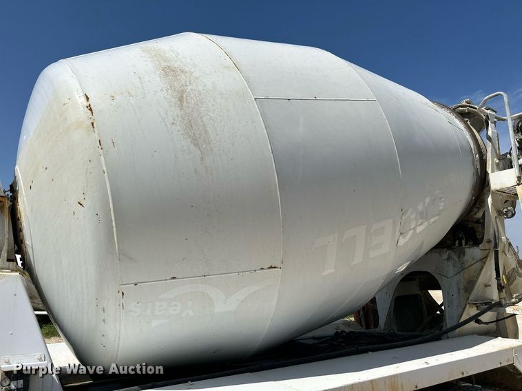 image for item DR4639 2006 International Paystar 5500i  ready mix truck