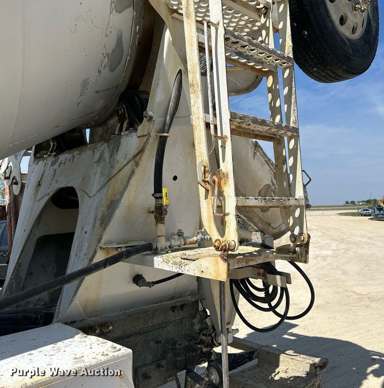 image for item DR4639 2006 International Paystar 5500i  ready mix truck