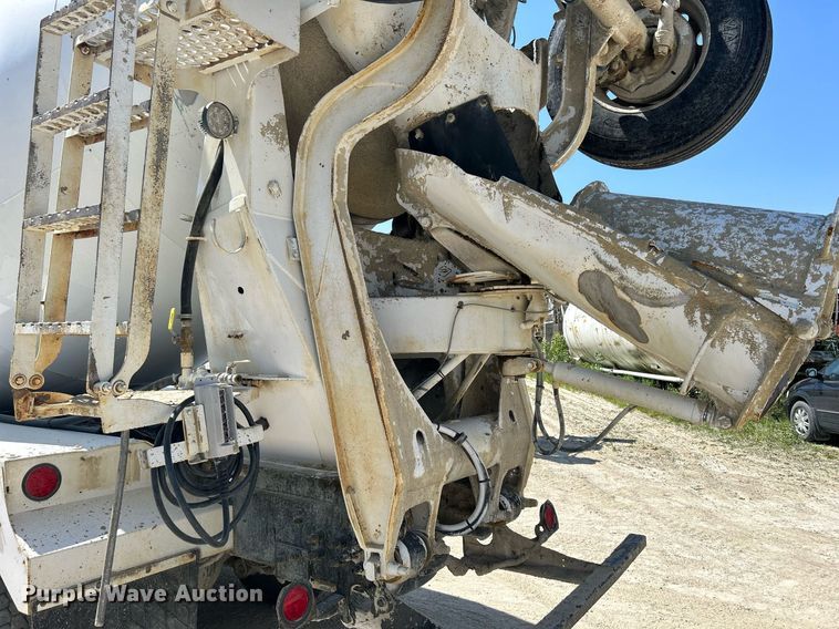 image for item DR4639 2006 International Paystar 5500i  ready mix truck