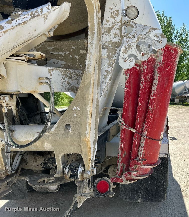 image for item DR4639 2006 International Paystar 5500i  ready mix truck