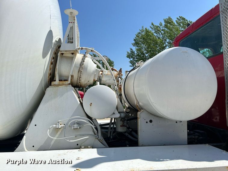 image for item DR4639 2006 International Paystar 5500i  ready mix truck