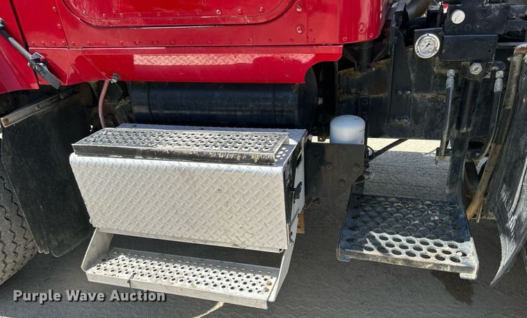 image for item DR4639 2006 International Paystar 5500i  ready mix truck