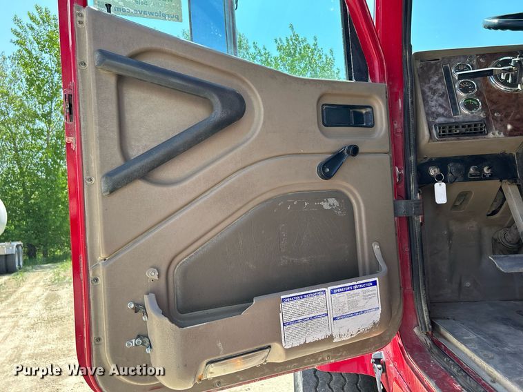 image for item DR4639 2006 International Paystar 5500i  ready mix truck