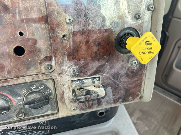 image for item DR4639 2006 International Paystar 5500i  ready mix truck