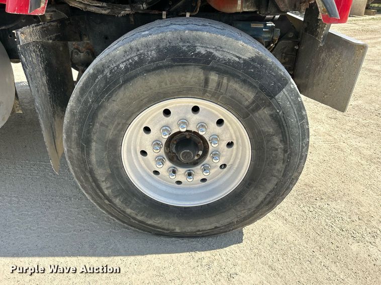 image for item DR4639 2006 International Paystar 5500i  ready mix truck