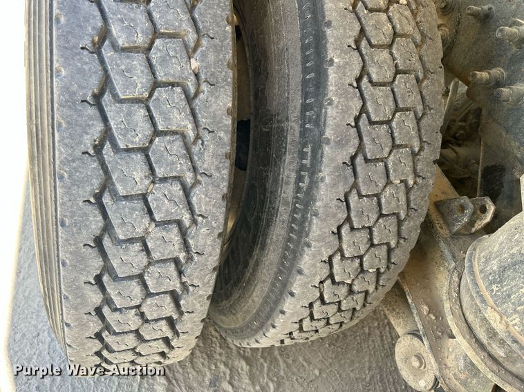 image for item DR4639 2006 International Paystar 5500i  ready mix truck