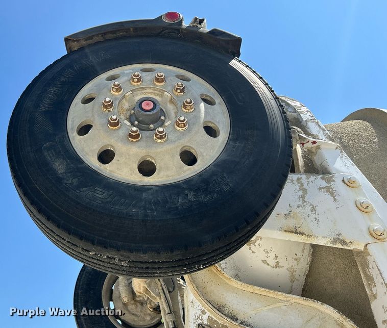 image for item DR4639 2006 International Paystar 5500i  ready mix truck