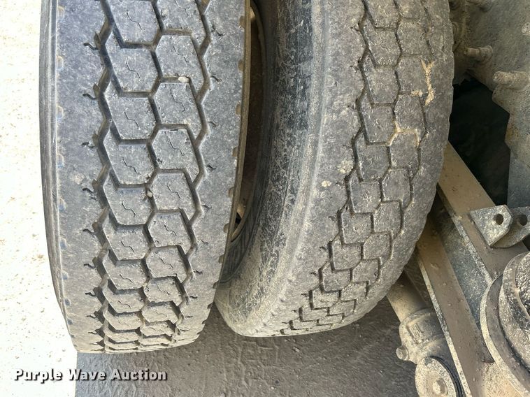 image for item DR4639 2006 International Paystar 5500i  ready mix truck