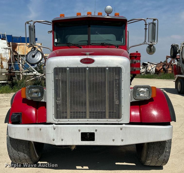 image for item DR4640 2007 Peterbilt 357  ready mix truck
