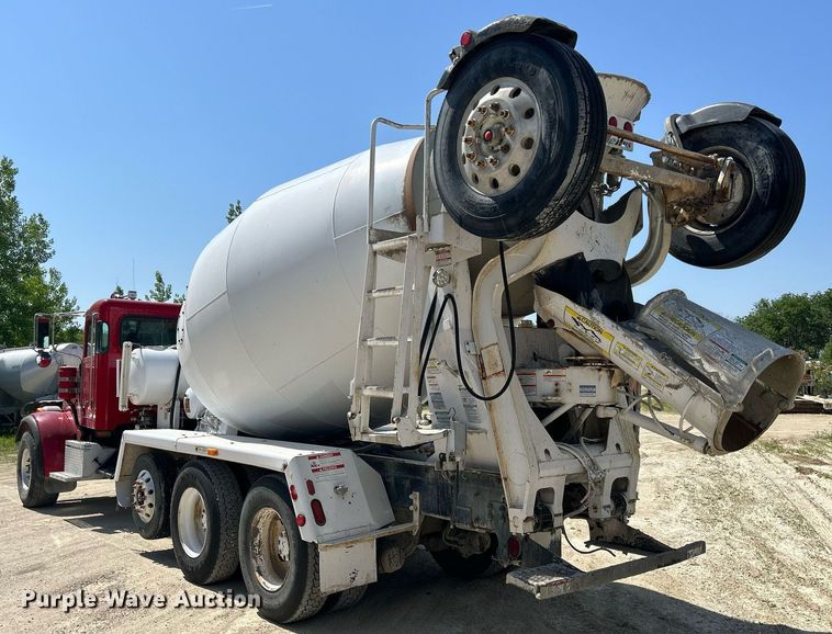 image for item DR4640 2007 Peterbilt 357  ready mix truck