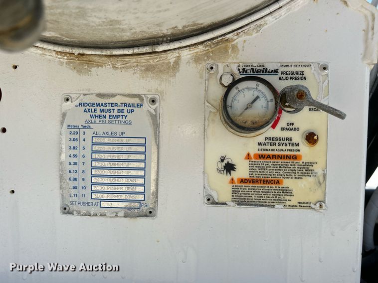 image for item DR4640 2007 Peterbilt 357  ready mix truck