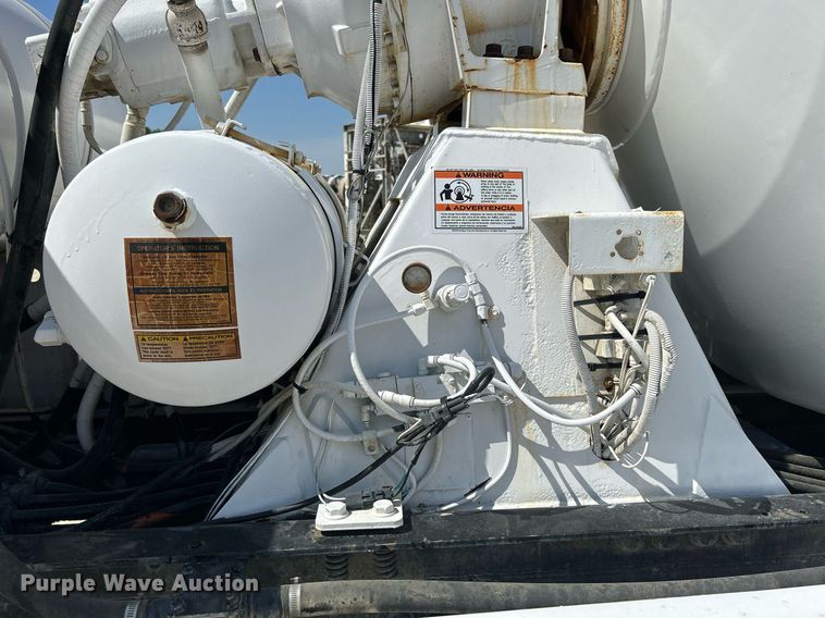 image for item DR4640 2007 Peterbilt 357  ready mix truck