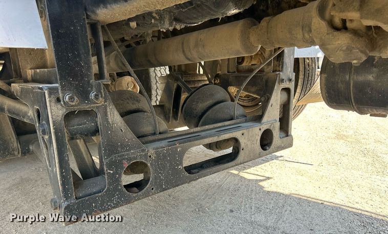 image for item DR4640 2007 Peterbilt 357  ready mix truck