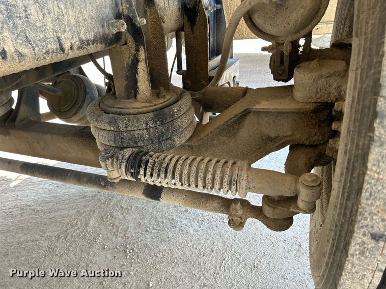 image for item DR4640 2007 Peterbilt 357  ready mix truck