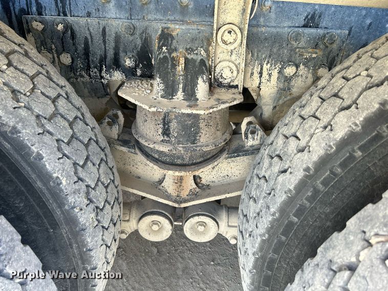 image for item DR4640 2007 Peterbilt 357  ready mix truck