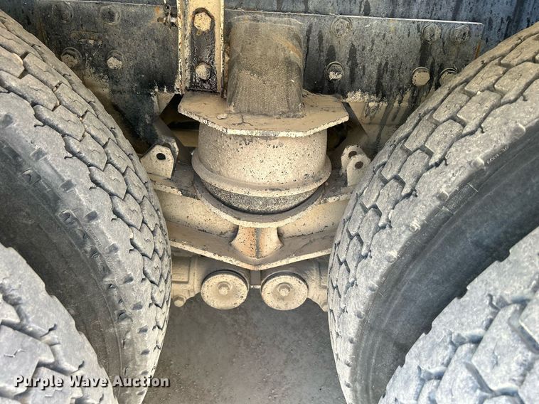 image for item DR4640 2007 Peterbilt 357  ready mix truck