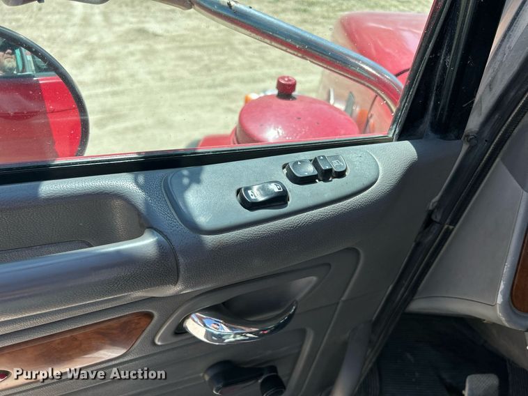 image for item DR4640 2007 Peterbilt 357  ready mix truck