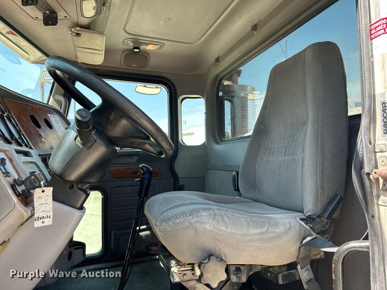 image for item DR4640 2007 Peterbilt 357  ready mix truck