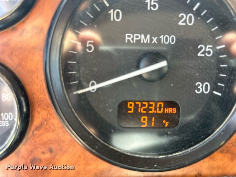 image for item DR4640 2007 Peterbilt 357  ready mix truck