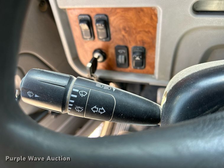 image for item DR4640 2007 Peterbilt 357  ready mix truck