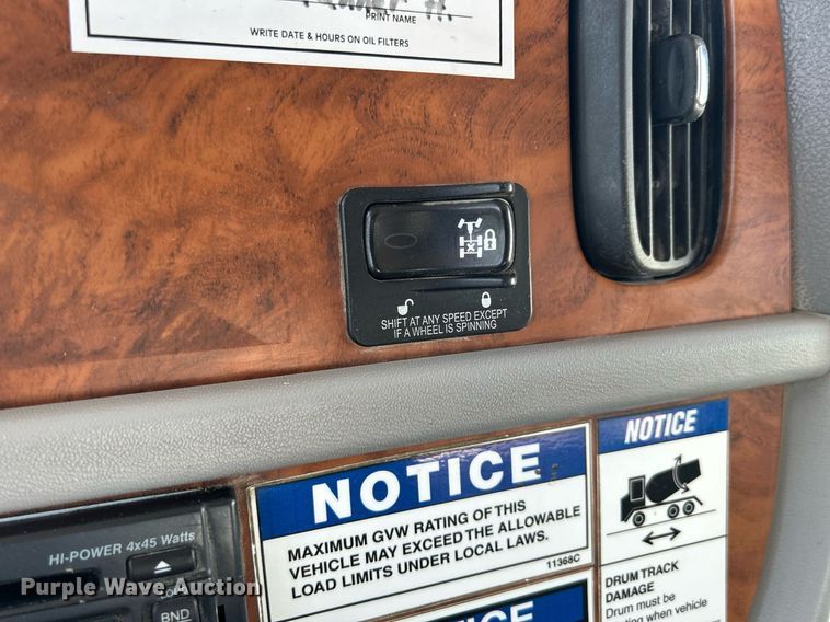 image for item DR4640 2007 Peterbilt 357  ready mix truck