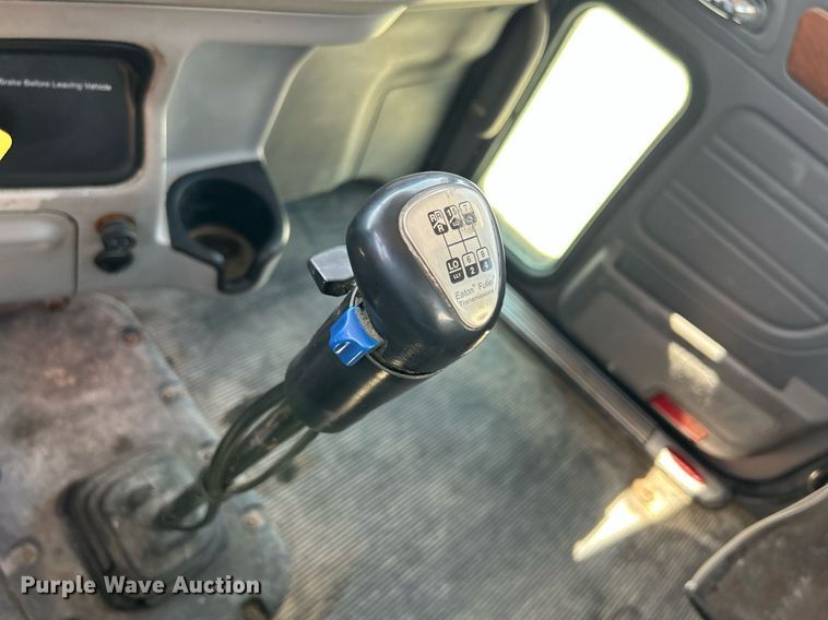 image for item DR4640 2007 Peterbilt 357  ready mix truck