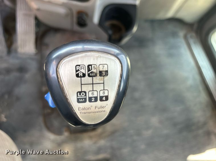 image for item DR4640 2007 Peterbilt 357  ready mix truck