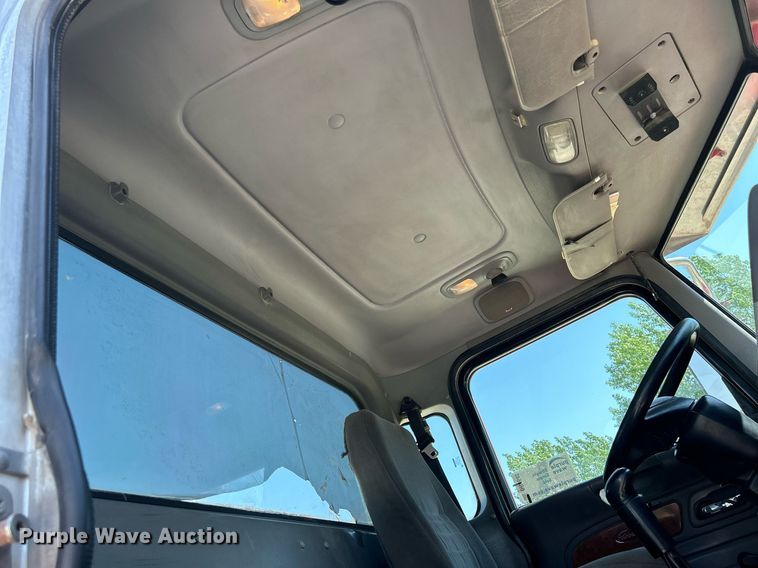 image for item DR4640 2007 Peterbilt 357  ready mix truck