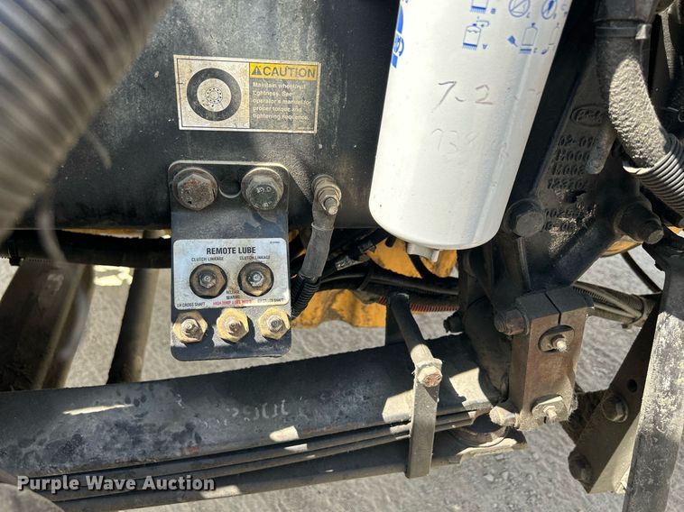 image for item DR4640 2007 Peterbilt 357  ready mix truck