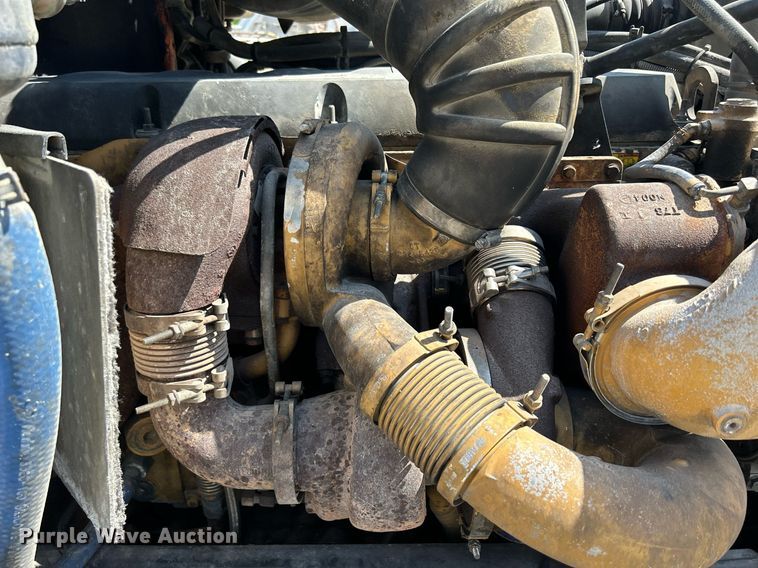 image for item DR4640 2007 Peterbilt 357  ready mix truck