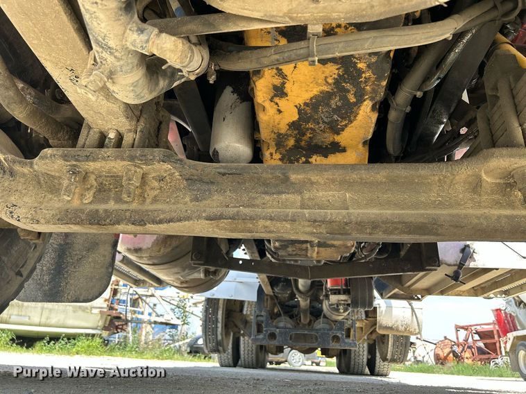 image for item DR4640 2007 Peterbilt 357  ready mix truck