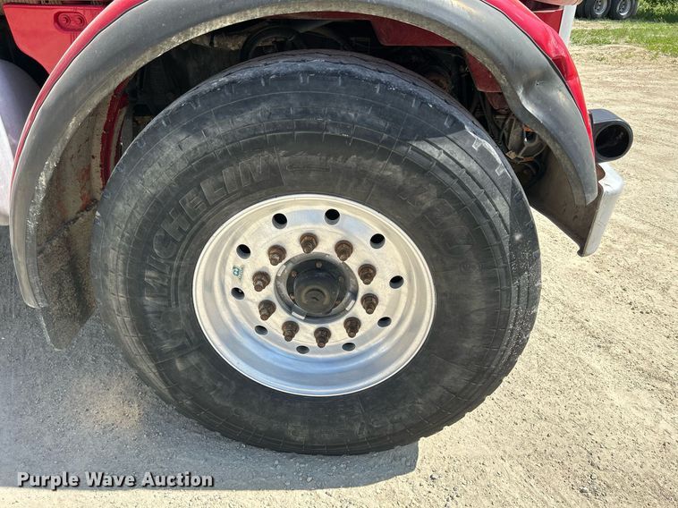 image for item DR4640 2007 Peterbilt 357  ready mix truck