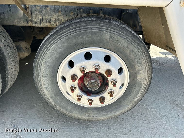 image for item DR4640 2007 Peterbilt 357  ready mix truck