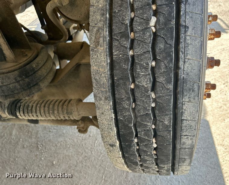 image for item DR4640 2007 Peterbilt 357  ready mix truck